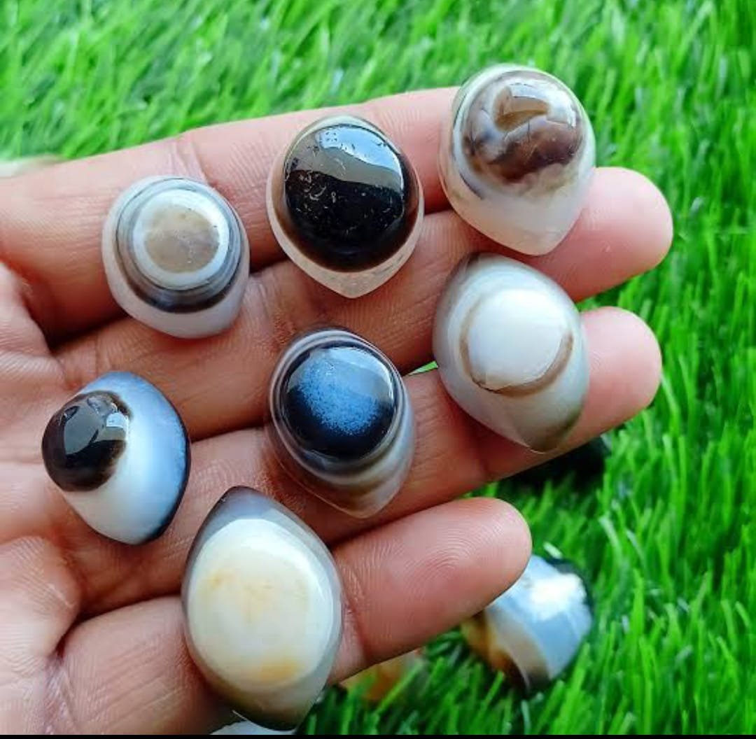 Trinetra Mani (shiva 3rd eye stones)
